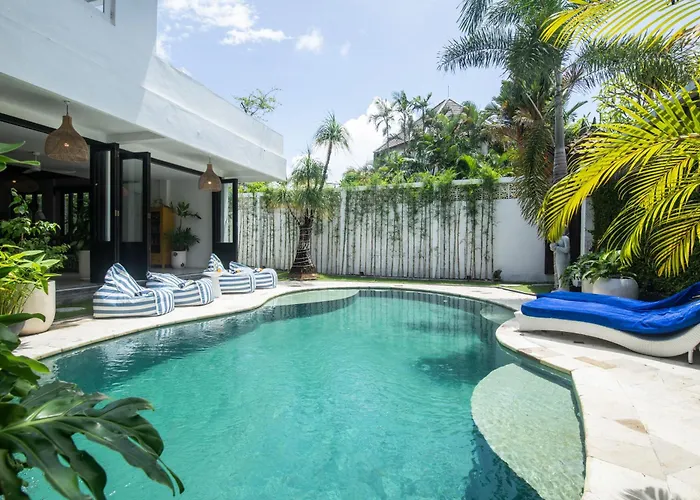 Monroe 3br Luxury With Concierge Netflix Private Pool 900m To Villa Seminyak