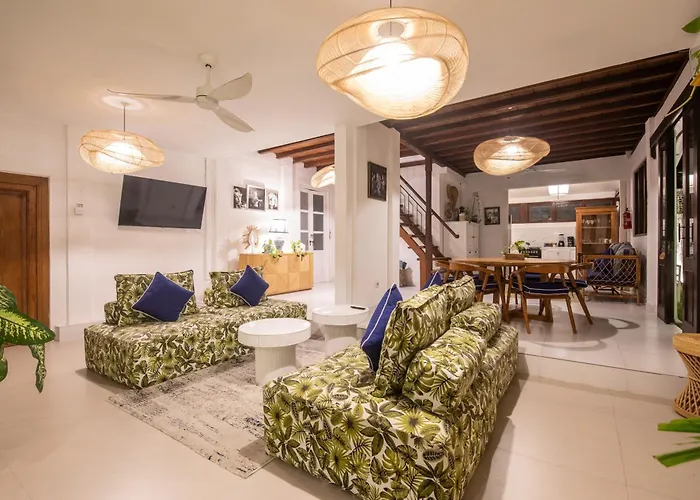 Monroe 3br Luxury With Concierge Netflix Private Pool 900m To ヴィラ