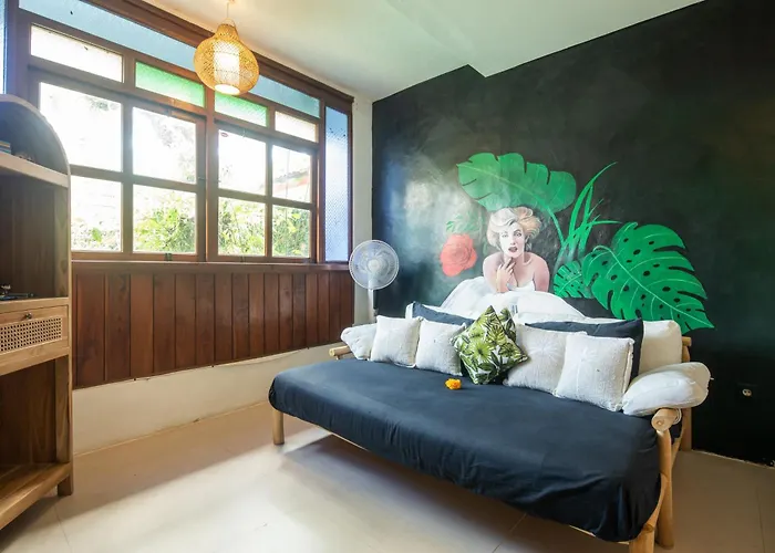 Monroe 3br Luxury With Concierge Netflix Private Pool 900m To Villa Seminyak