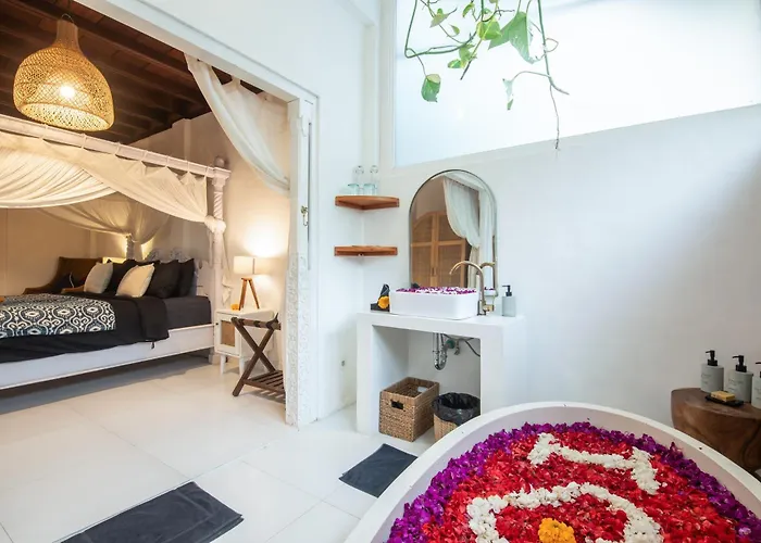 Monroe 3br Luxury With Concierge Netflix Private Pool 900m To Seminyak
