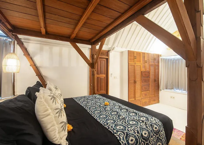 Monroe 3br Luxury With Concierge Netflix Private Pool 900m To Villa